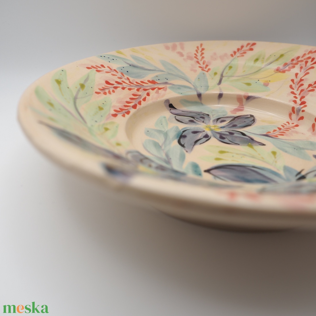 Kézzel készült kerámia tányér � virágmintával - otthon & életmód - konyhafelszerelés, tálalás - tálalás - tányér- és poháralátét - Meska.hu