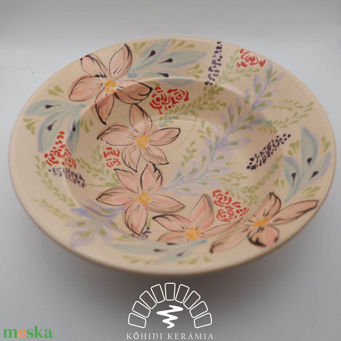 Kézzel készült kerámia mélytányér � rózsíszínű virágmintával - otthon & életmód - konyhafelszerelés, tálalás - tálalás - tányér- és poháralátét - Meska.hu
