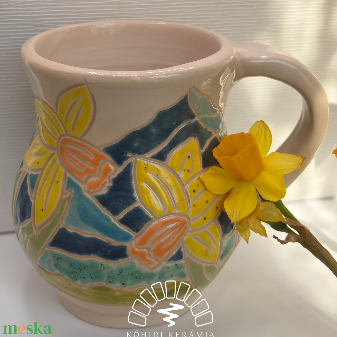 Kerámia bögre nárciszokkal - otthon & életmód - konyhafelszerelés, tálalás - tálalás - bögre & csésze - Meska.hu