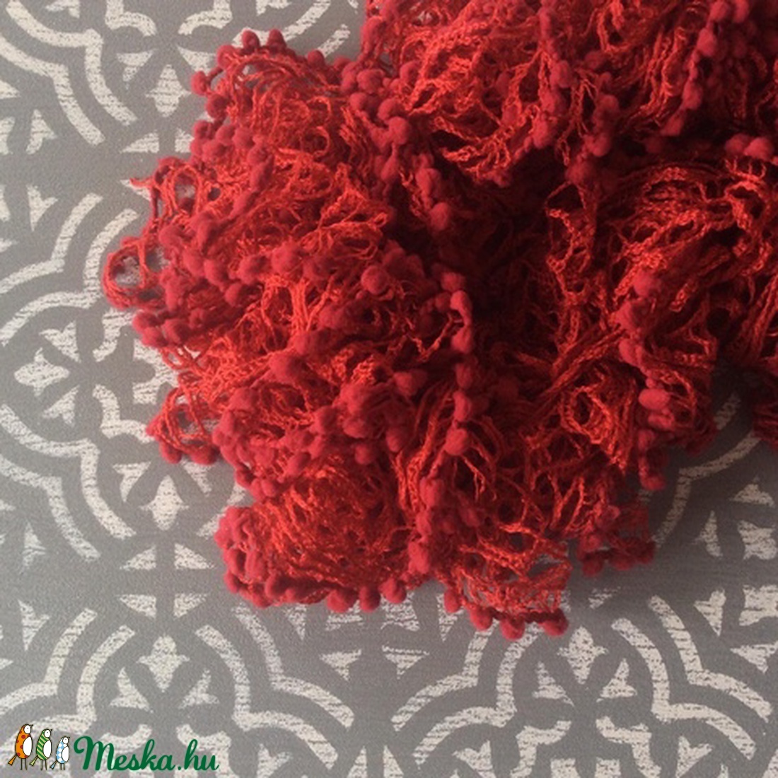 Elegáns horgolt fodros női sál, sok kis pomponnal, bojttal, a piros színeiben. Alkalmi viseletnek is kiváló. - ruha & divat - sál, sapka, kendő - sál - Meska.hu Elegáns horgolt fodros női sál, sok kis pomponnal, bojttal, a piros színeiben. Alkalmi viseletnek is kiváló. - ruha & divat - sál, sapka, kendő - sál - Meska.hu
