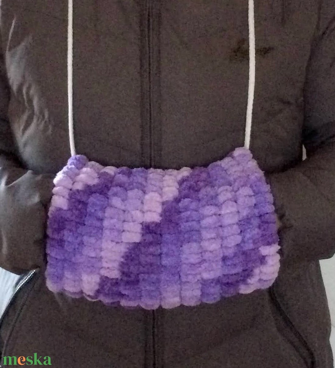 Egyedi pompon muff - kézmelegítő sok apró pomponból nőknek és lányoknak, jó vastag meleg - a bézs és khaki színekben - ruha & divat - sisakhuzat - Meska.hu Egyedi pompon muff - kézmelegítő sok apró pomponból nőknek és lányoknak, jó vastag meleg - a bézs és khaki színekben - ruha & divat - sisakhuzat - Meska.hu