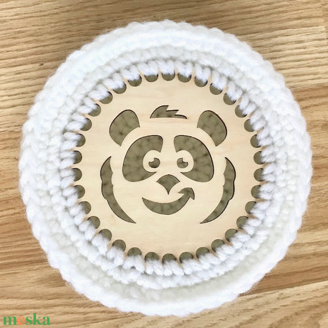 Pandamacis horgolt kosár fa tetővel - kisherceg design - otthon & életmód - tárolás & rendszerezés - tárolókosár - Meska.hu Pandamacis horgolt kosár fa tetővel - kisherceg design - otthon & életmód - tárolás & rendszerezés - tárolókosár - Meska.hu