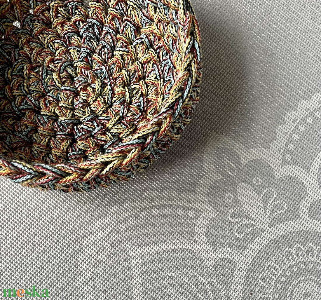 Horgolt kulcstartó kosár különleges fonalból - Kisherceg design - otthon & életmód - tárolás & rendszerezés - tárolókosár - Meska.hu