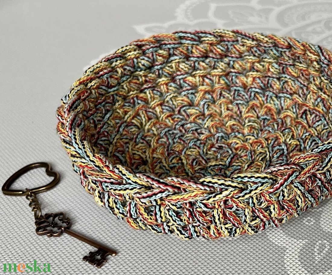 Horgolt kulcstartó kosár különleges fonalból - Kisherceg design - otthon & életmód - tárolás & rendszerezés - tárolókosár - Meska.hu