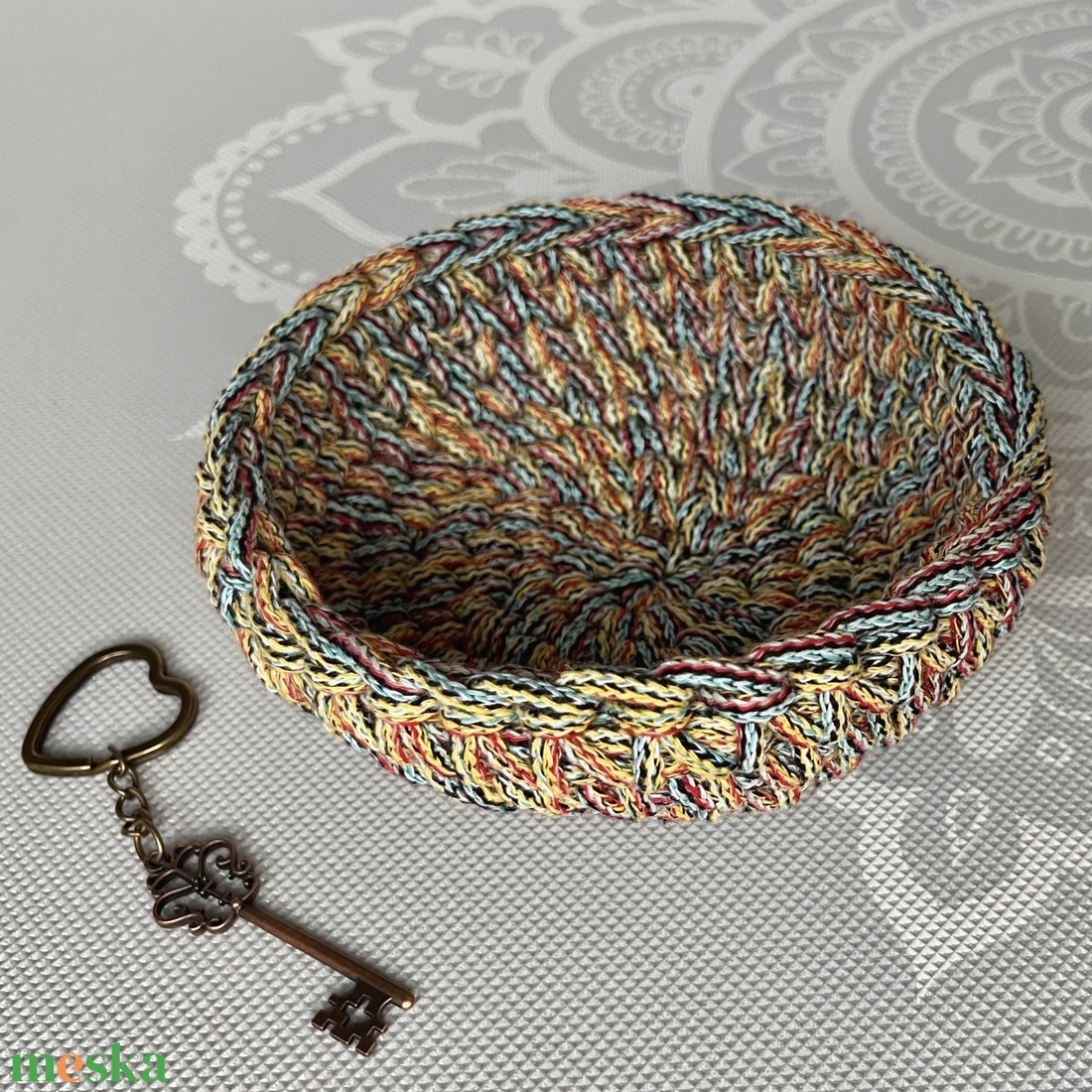 Horgolt kulcstartó kosár különleges fonalból - Kisherceg design - otthon & életmód - tárolás & rendszerezés - tárolókosár - Meska.hu
