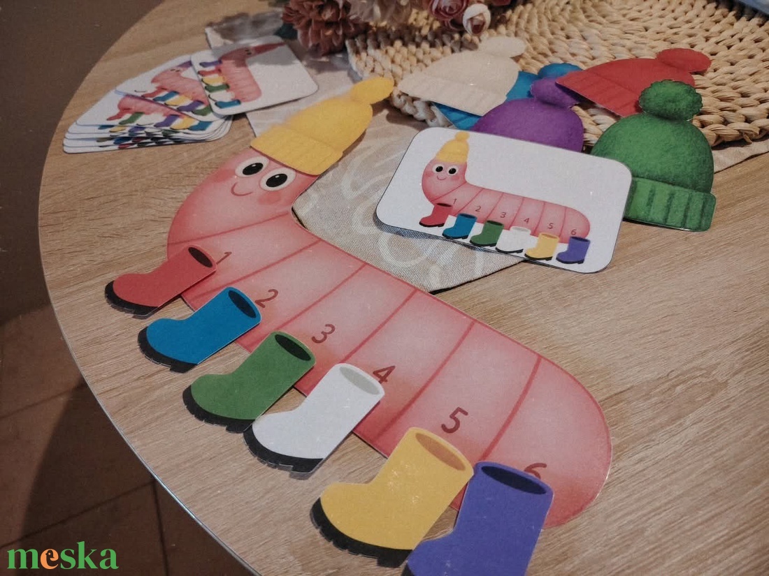 Guszti giliszta öltöztető - játék & sport - készségfejlesztő és logikai játék - memória játékok - Meska.hu