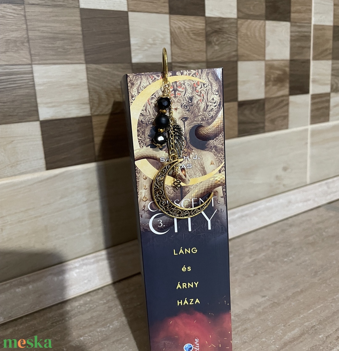 Crescent city 3. rész témájú könyvjelző - könyv & zene - könyvjelző - Meska.hu Crescent city 3. rész témájú könyvjelző - könyv & zene - könyvjelző - Meska.hu