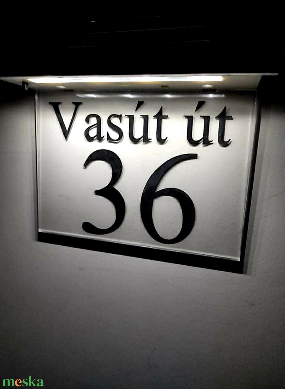 Világitó LED-es napelemes házszám tábla - otthon & életmód - ház & kert - házszám - Meska.hu