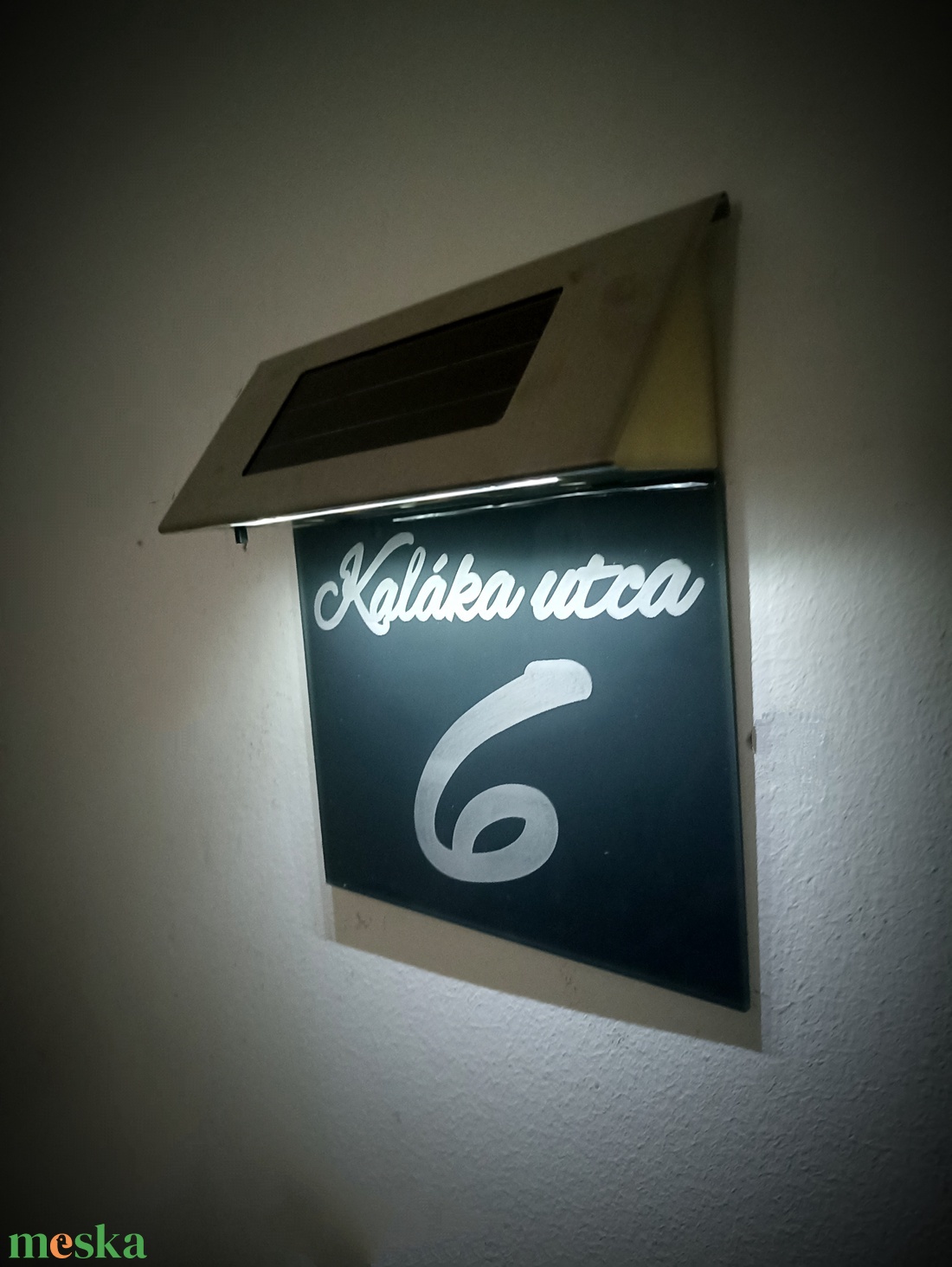 Antracit világitó LED-es napelemes házszám tábla - otthon & lakás - ház & kert - házszám - Meska.hu Antracit világitó LED-es napelemes házszám tábla - otthon & lakás - ház & kert - házszám - Meska.hu