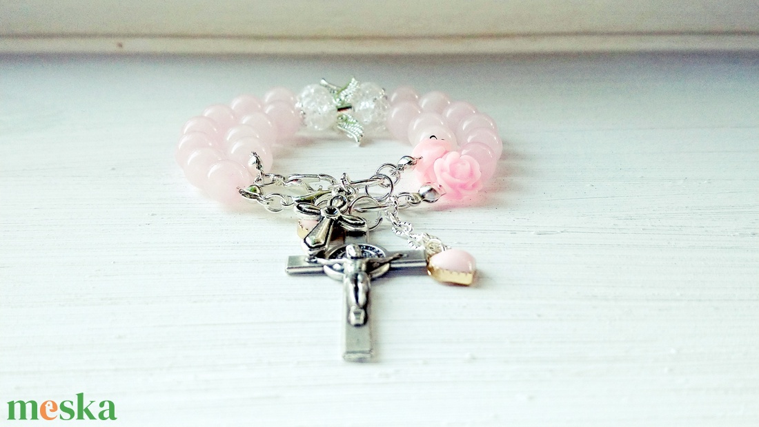 Keresztelő ékszer - rózsakvarc, hegyikristály - ékszer - karkötő - charm karkötő - Meska.hu