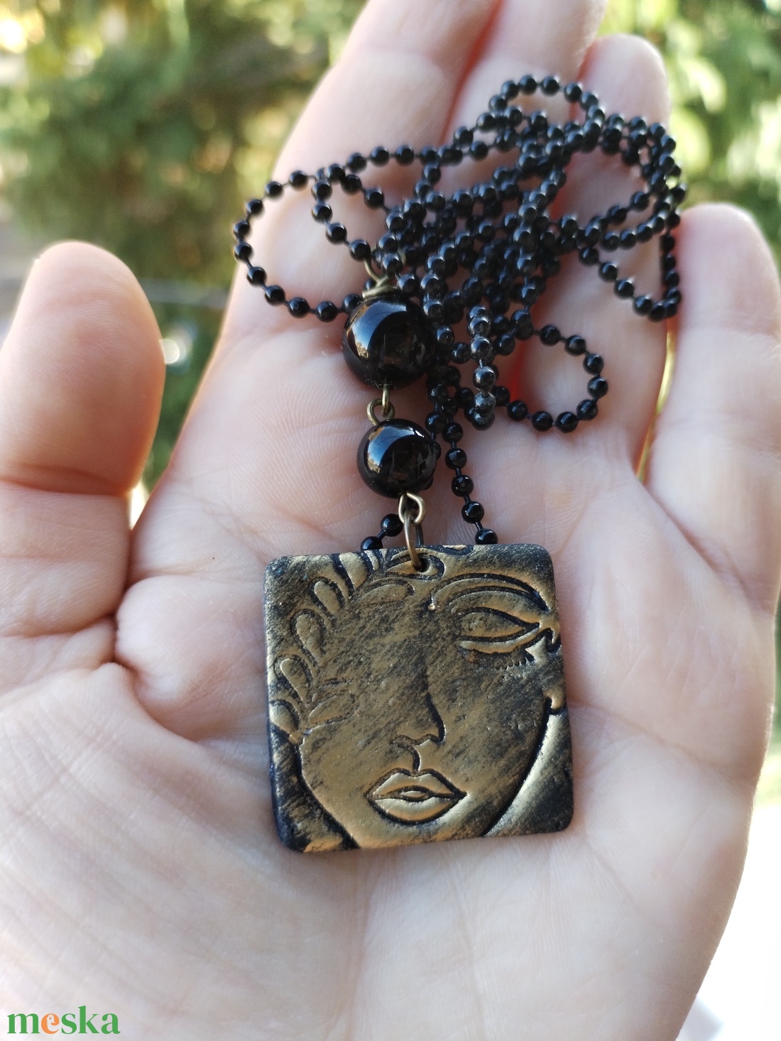 Magabiztos nő - ónix amulett - ékszer - nyaklánc - medálos nyaklánc - Meska.hu Magabiztos nő - ónix amulett - ékszer - nyaklánc - medálos nyaklánc - Meska.hu