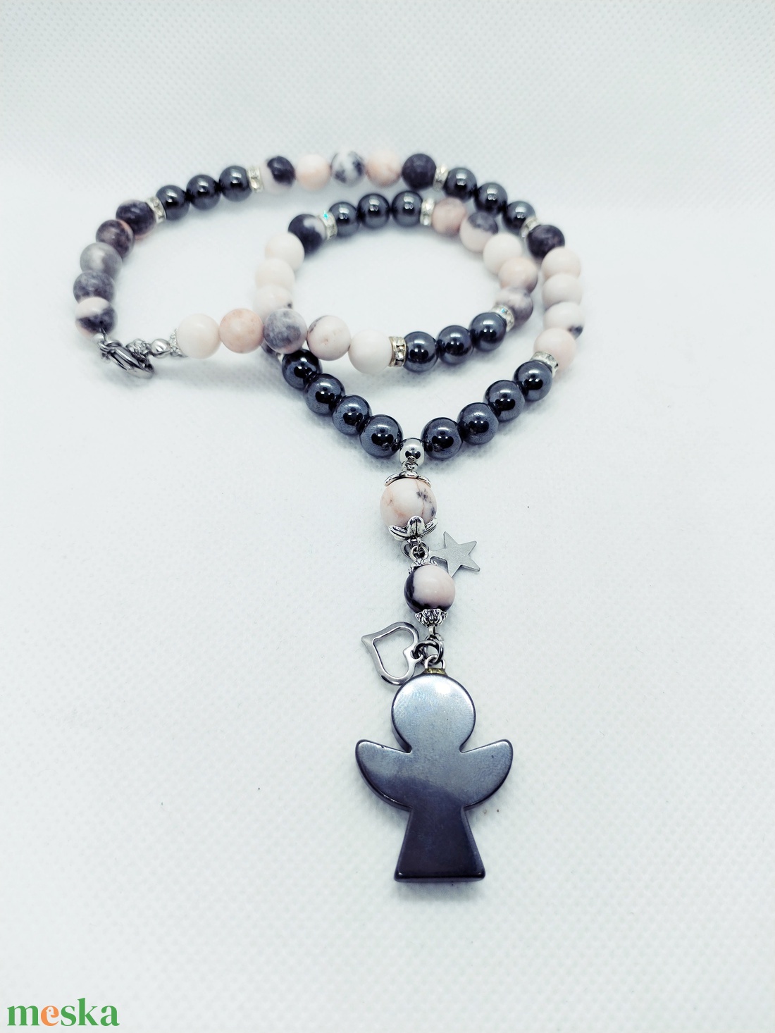 Angyal amulett hematitból és jáspisból - ékszer - nyaklánc - medálos nyaklánc - Meska.hu