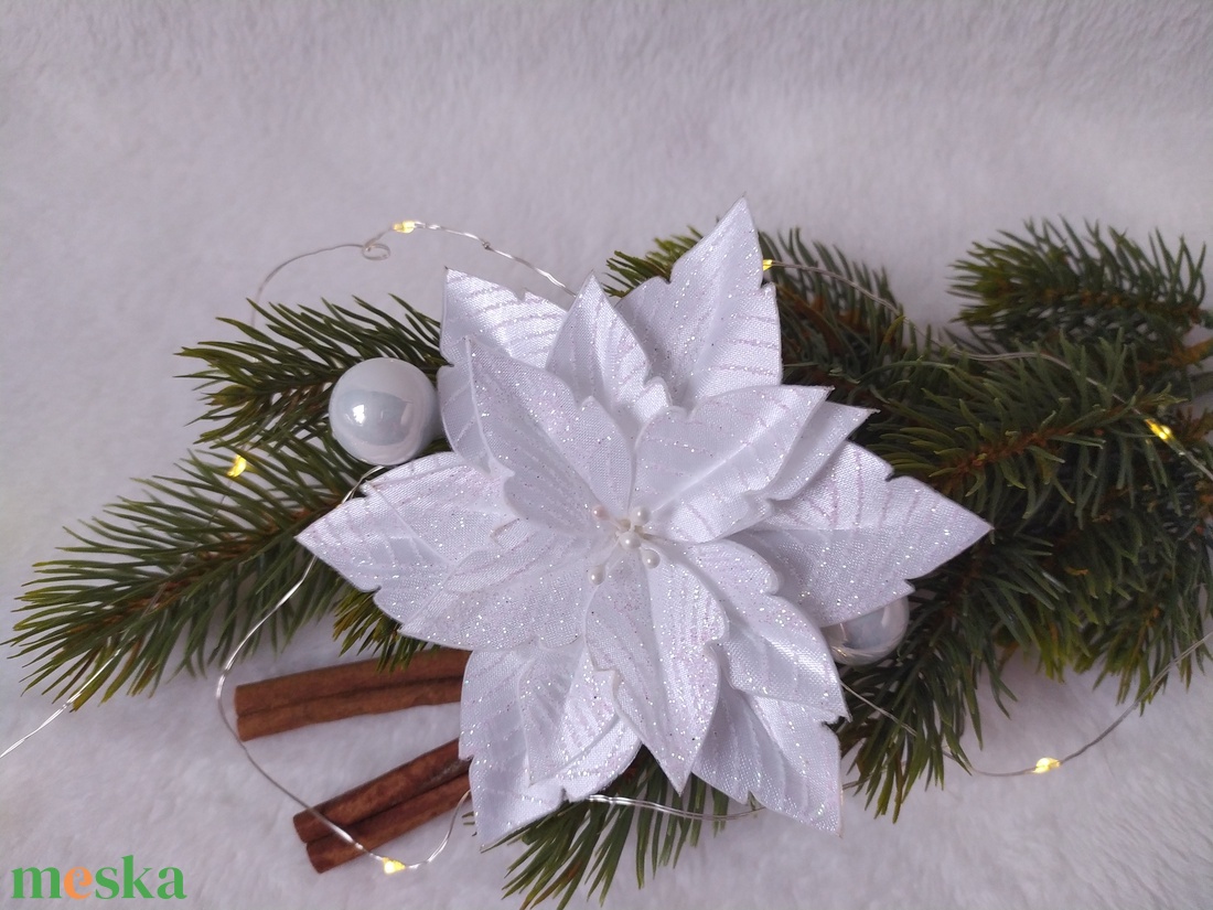 Fehér csillámos mikulásvirág / poinsettia - karácsony - karácsonyi lakásdekoráció - karácsonyfadíszek - Meska.hu