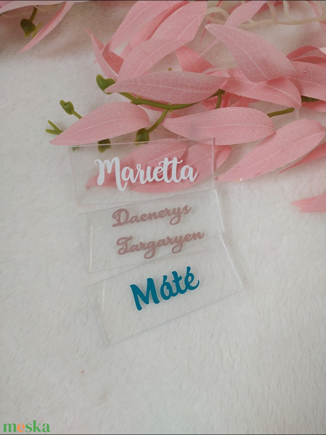 Plexi névtábla, ültetőtábla, ültetőkártya, vendégkártya - esküvő - dekoráció - tábla & jelzés - Meska.hu