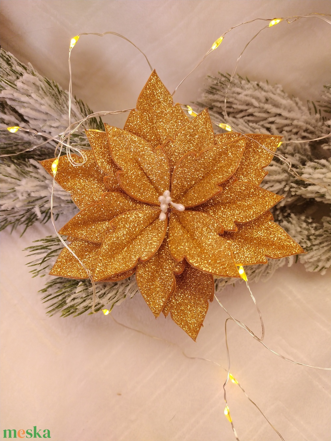 Arany színű  csillámos mikulásvirág - karácsony - karácsonyi lakásdekoráció - karácsonyfadíszek - Meska.hu