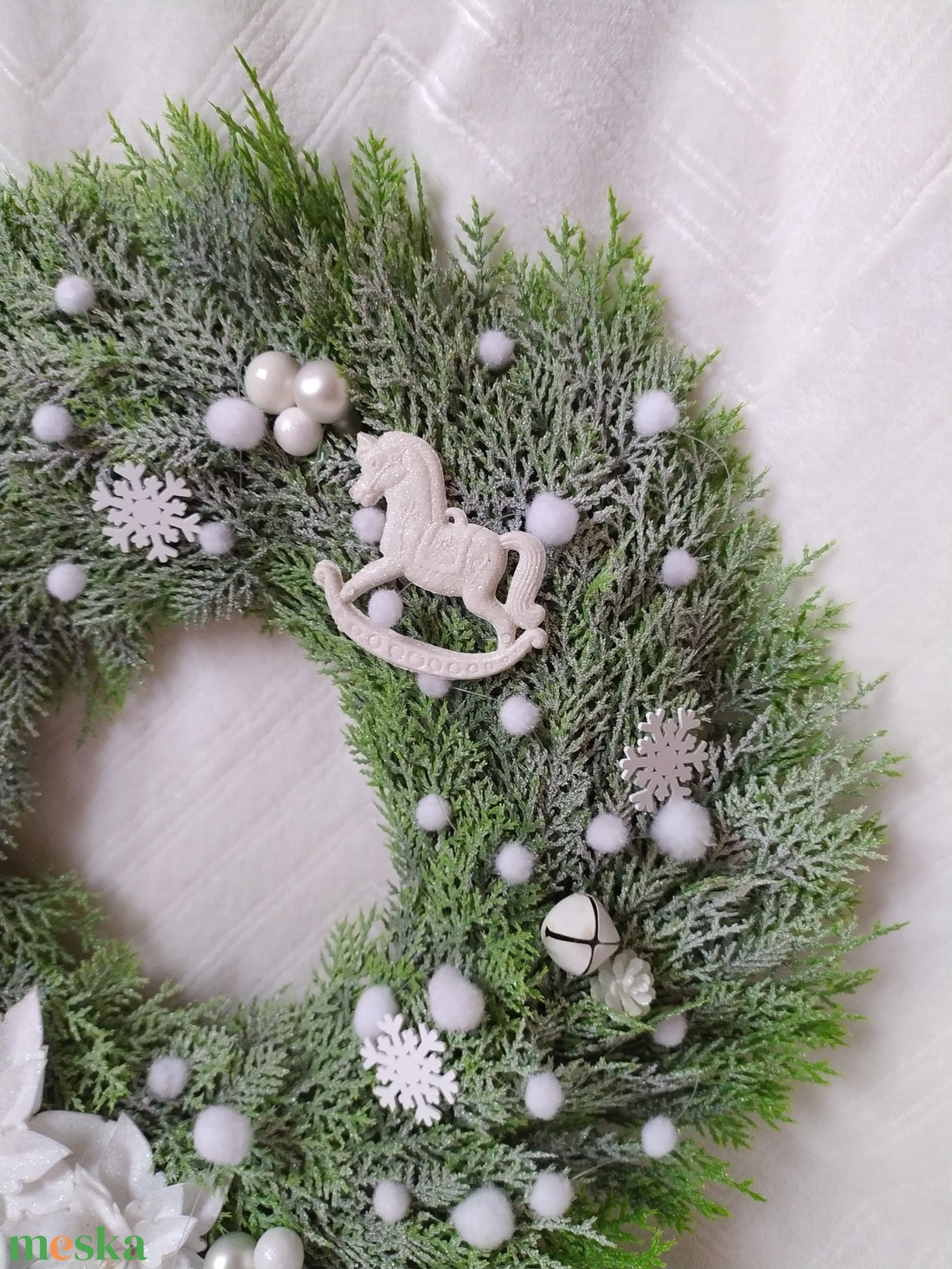 Fehér havas, csillámos kopogtató - karácsony - adventi díszek - adventi ajtódísz - Meska.hu