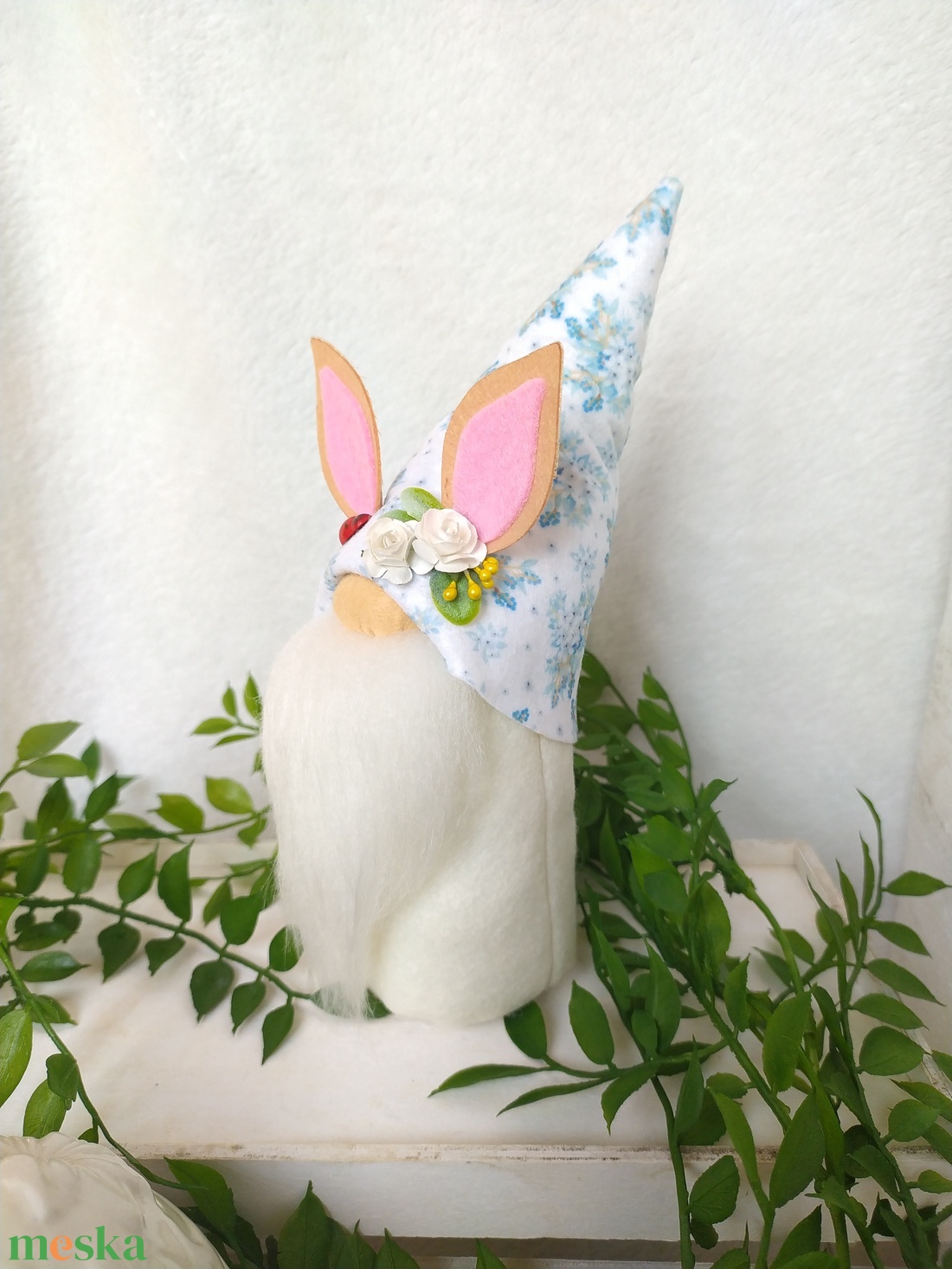Nyuszifüles tavaszi manó - ünnepi díszek, dekorációk - húsvéti díszek és dekorációk - húsvéti asztaldíszek - Meska.hu