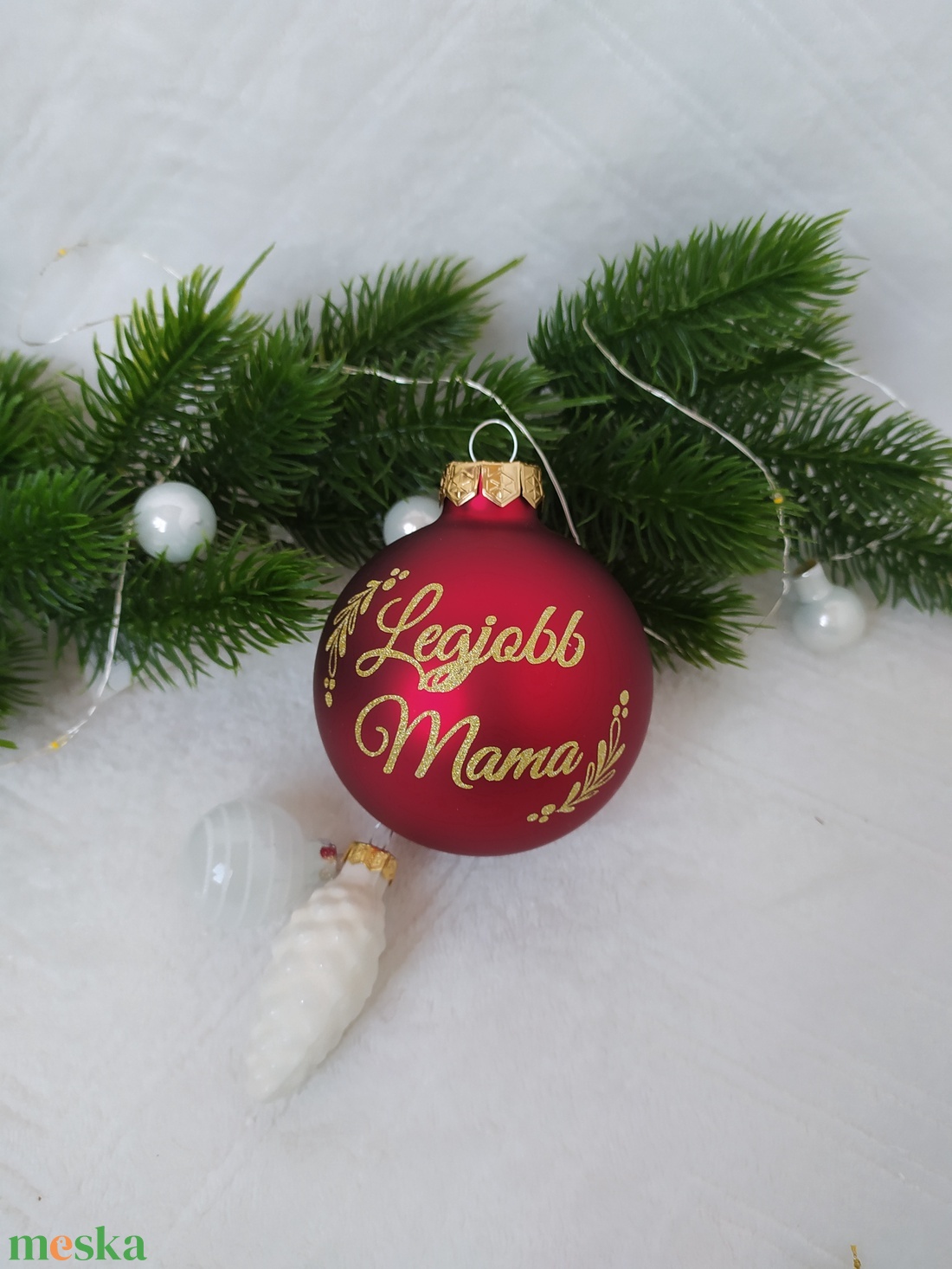 Kiárusítás, Matt vagy fényes piros üveggömb arany csillámos felirattal - karácsony - karácsonyi lakásdekoráció - karácsonyfadíszek - Meska.hu