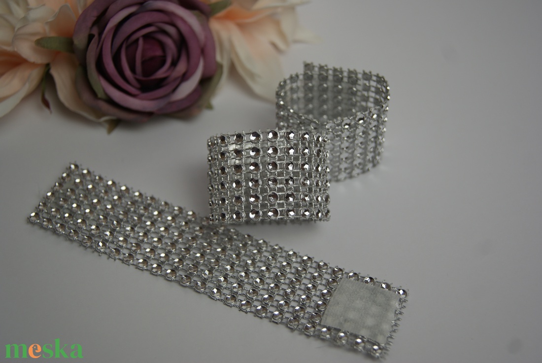 Strasszos esküvői székdísz vagy szalvétagyűrű - esküvő - dekoráció - helyszíni dekor - Meska.hu