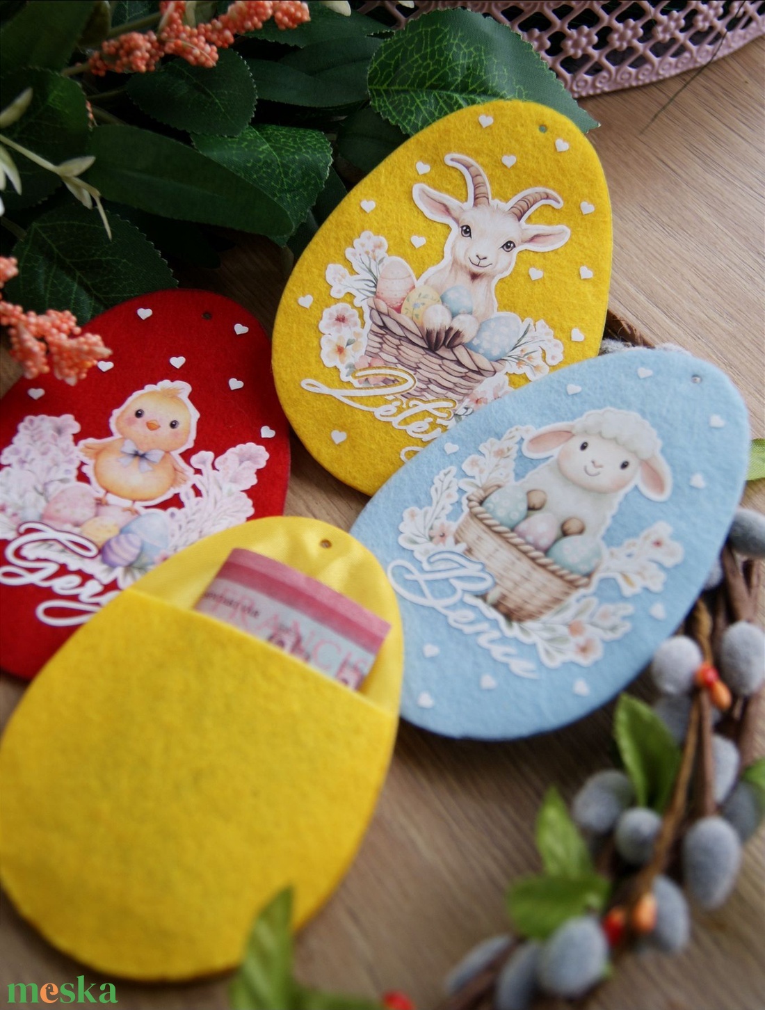 Névre szóló hímes tojás locsolkodóknak, pénzátadó - ünnepi díszek, dekorációk - húsvéti díszek és dekorációk - húsvéti pénzátadó - Meska.hu