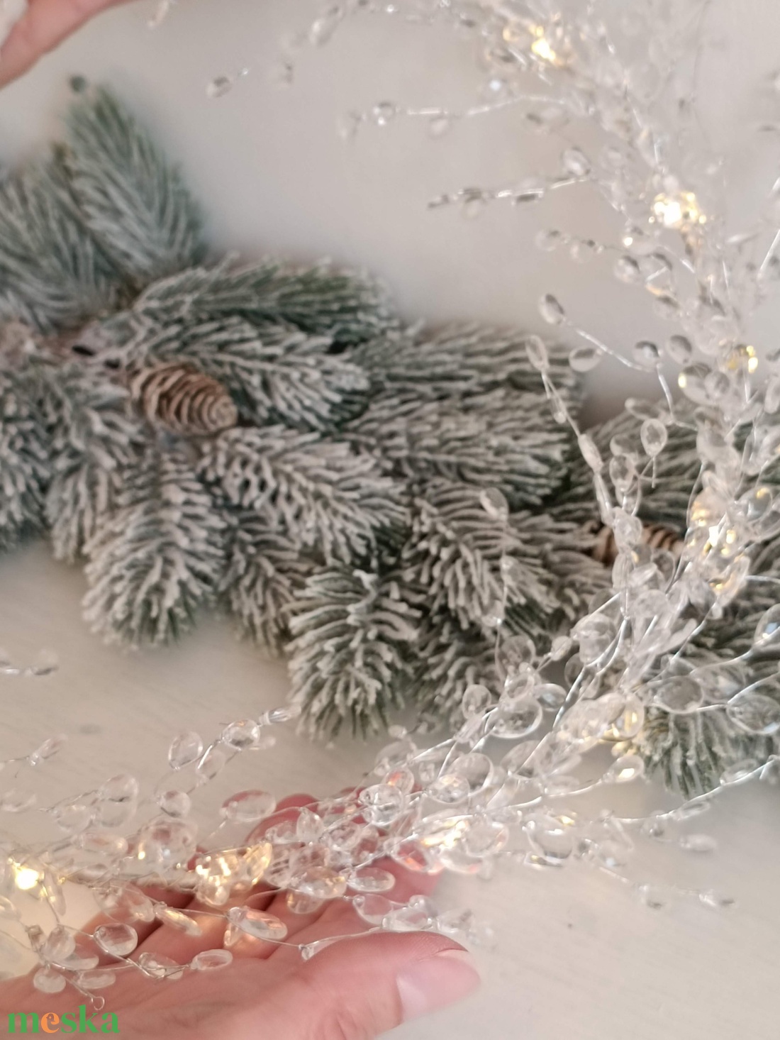 LED-es kristálykoszorú, kopogtató - karácsony - karácsonyi lakásdekoráció - karácsonyi fénydekoráció - Meska.hu