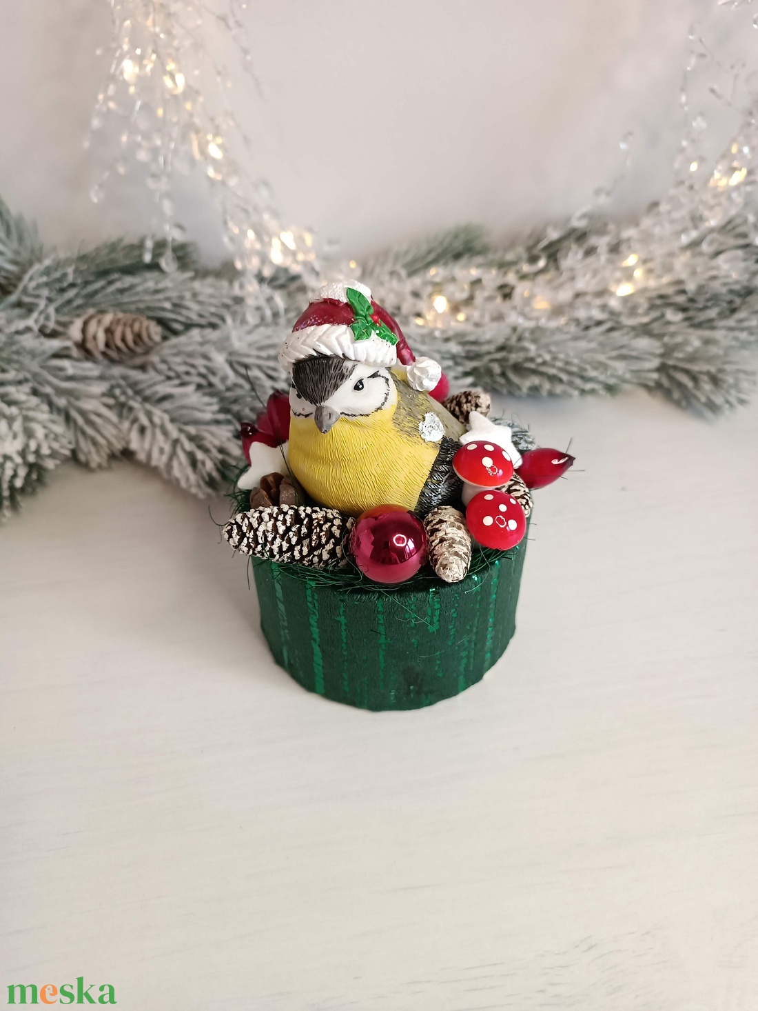 Kis méretű cinegés karácsonyi dekoráció - karácsony - karácsonyi lakásdekoráció - karácsonyi lakásdíszek - Meska.hu