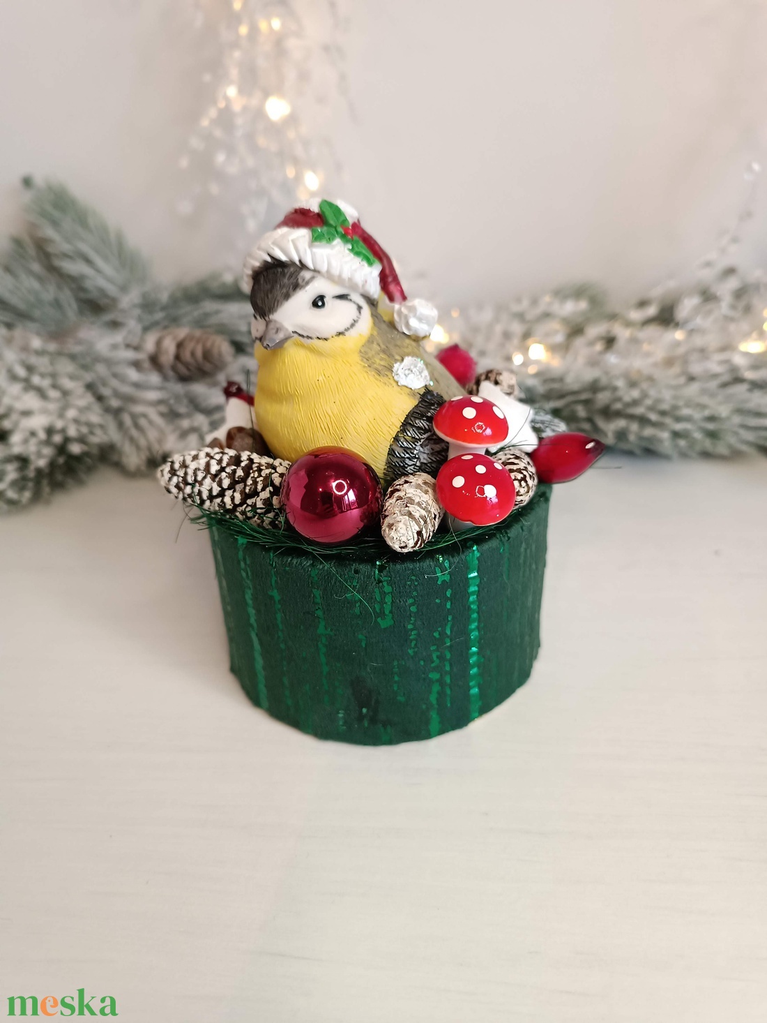 Kis méretű cinegés karácsonyi dekoráció - karácsony - karácsonyi lakásdekoráció - karácsonyi lakásdíszek - Meska.hu