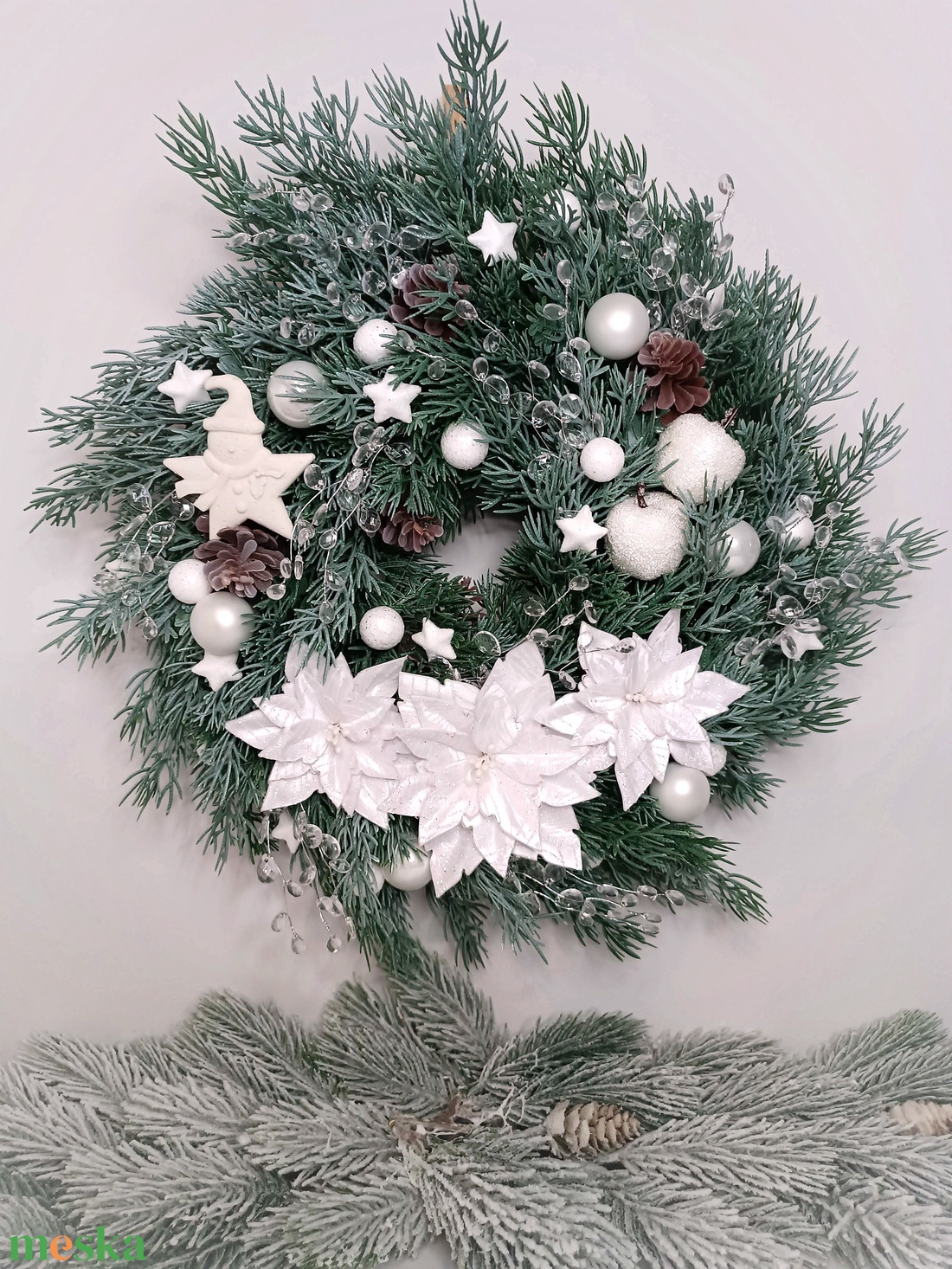 Fehér csillámos mikulásvirágos ajtókopogtató - karácsony - adventi díszek - adventi ajtódísz - Meska.hu