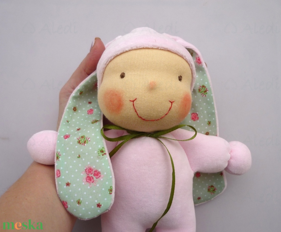 Waldorf nyuszi baba leírás - diy (csináld magad) - szabásminta, útmutató - varrás minták - Meska.hu Waldorf nyuszi baba leírás - diy (csináld magad) - szabásminta, útmutató - varrás minták - Meska.hu
