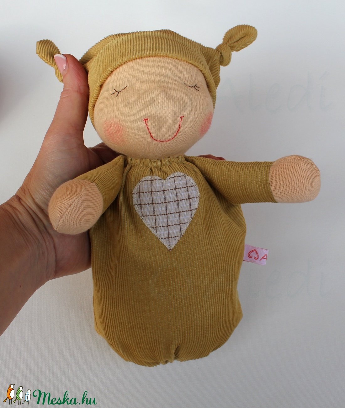 Alvó bébi Waldorf baba- mustár - játék & sport - baba & babaház - baba - Meska.hu Alvó bébi Waldorf baba- mustár - játék & sport - baba & babaház - baba - Meska.hu