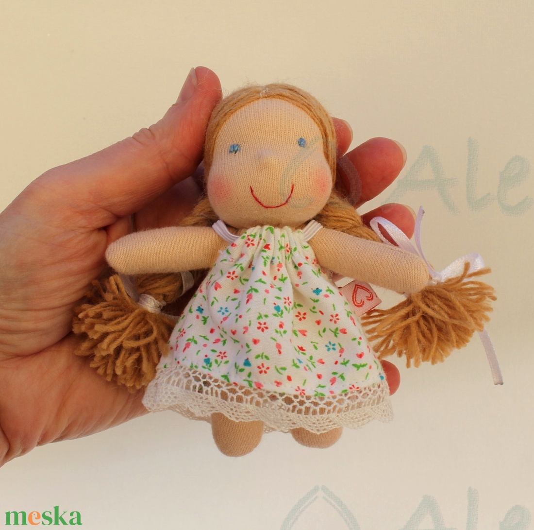 Apró Waldorf baba leírás, szabásminta - diy (csináld magad) - szabásminta, útmutató - szabásminta - Meska.hu Apró Waldorf baba leírás, szabásminta - diy (csináld magad) - szabásminta, útmutató - szabásminta - Meska.hu