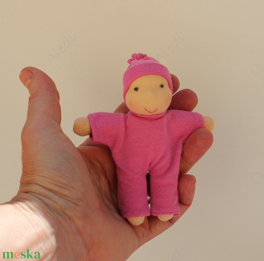 Apró Waldorf baba hordozóval - rózsaszín - játék & sport - baba & babaház - baba - Meska.hu