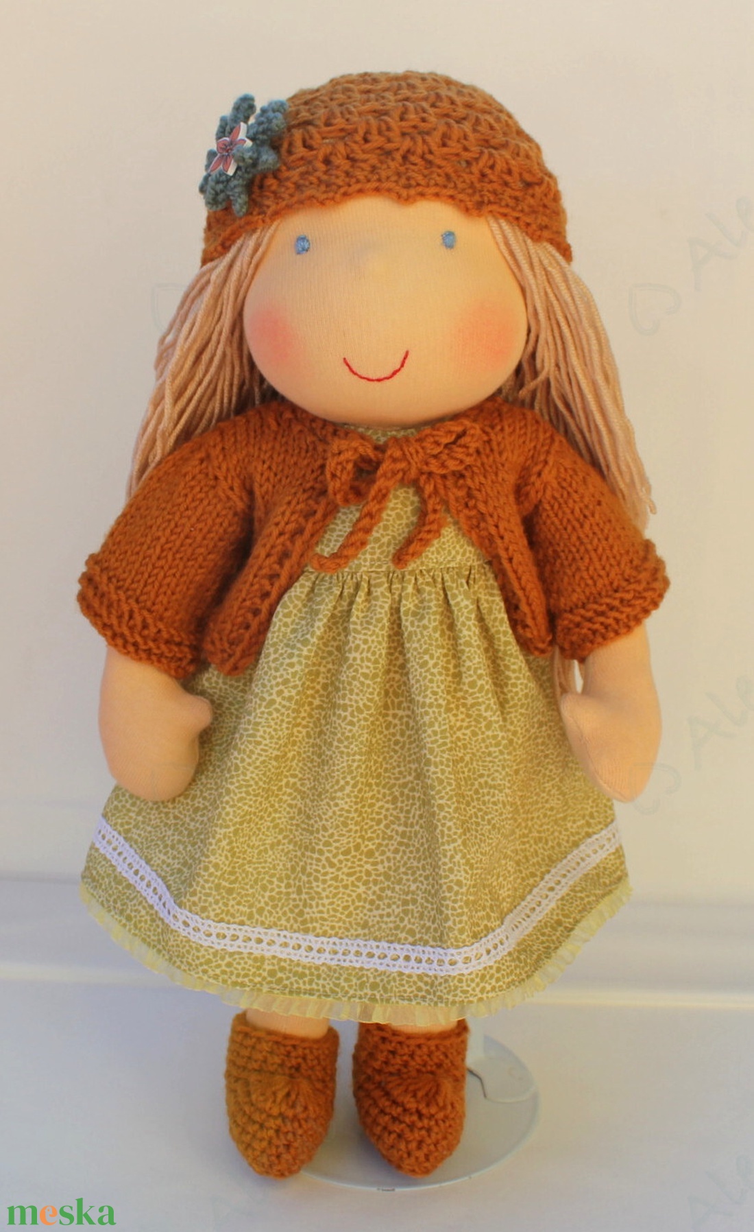 Zöld ruhás Waldorf baba - játék & sport - baba & babaház - öltöztethető baba - Meska.hu