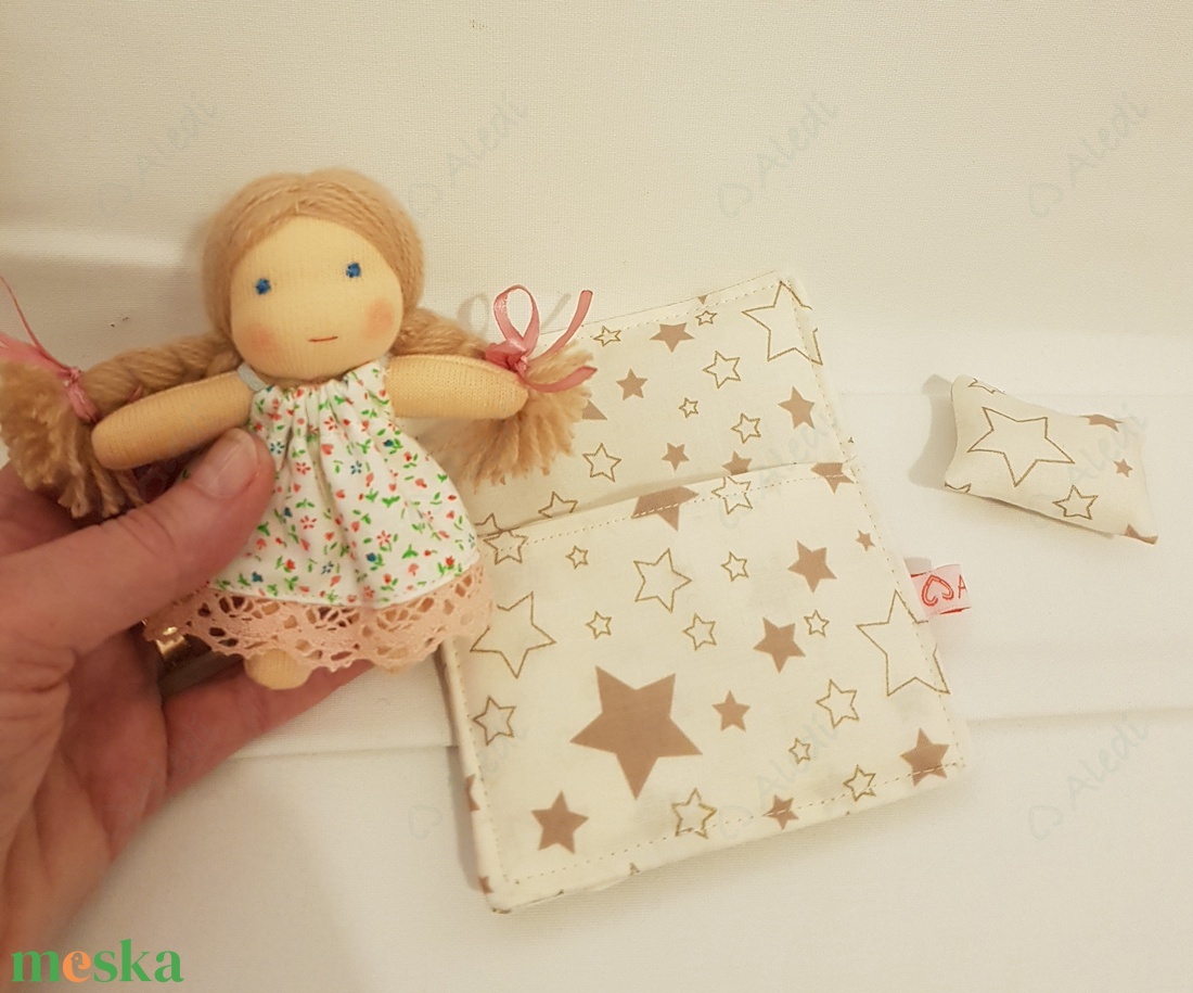 Apró Waldorf baba hálózsákkal - játék & sport - baba & babaház - baba - Meska.hu