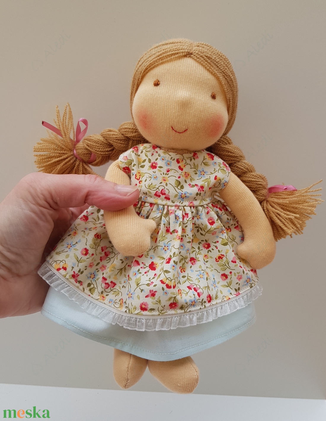 Kis Waldorf baba - kék szoknyás - játék & sport - baba & babaház - öltöztethető baba - Meska.hu