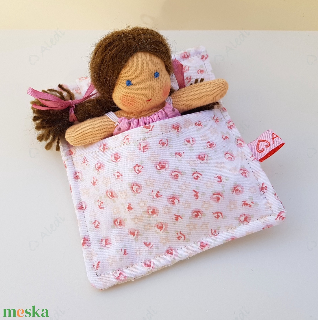 Apró Waldorf baba hálózsákkal - rózsaszín - játék & sport - baba & babaház - baba - Meska.hu