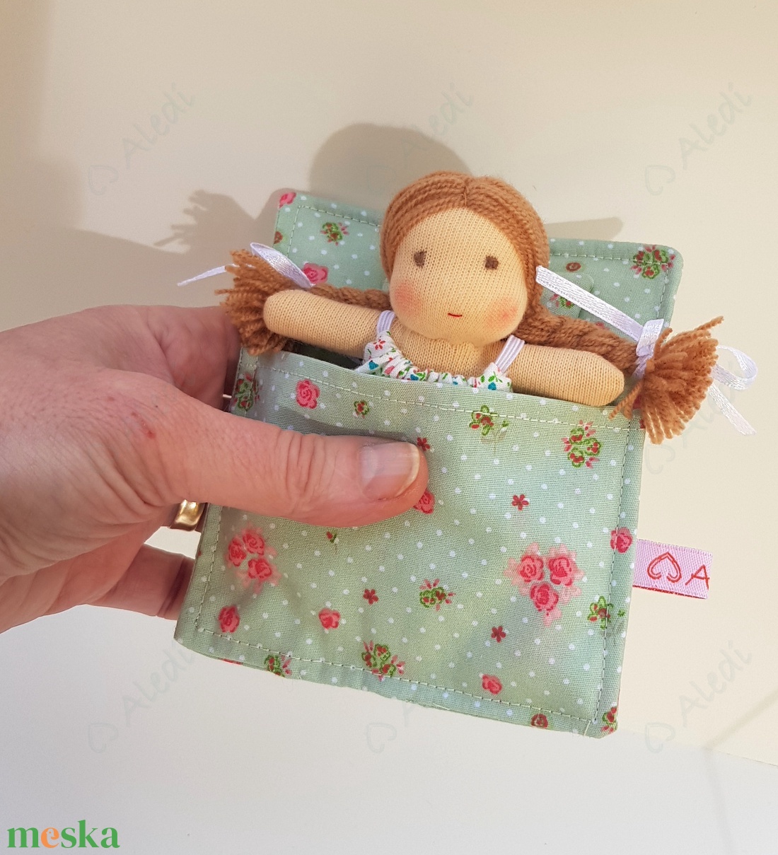 Apró Waldorf baba hálózsákkal - zöld - játék & sport - baba & babaház - baba - Meska.hu