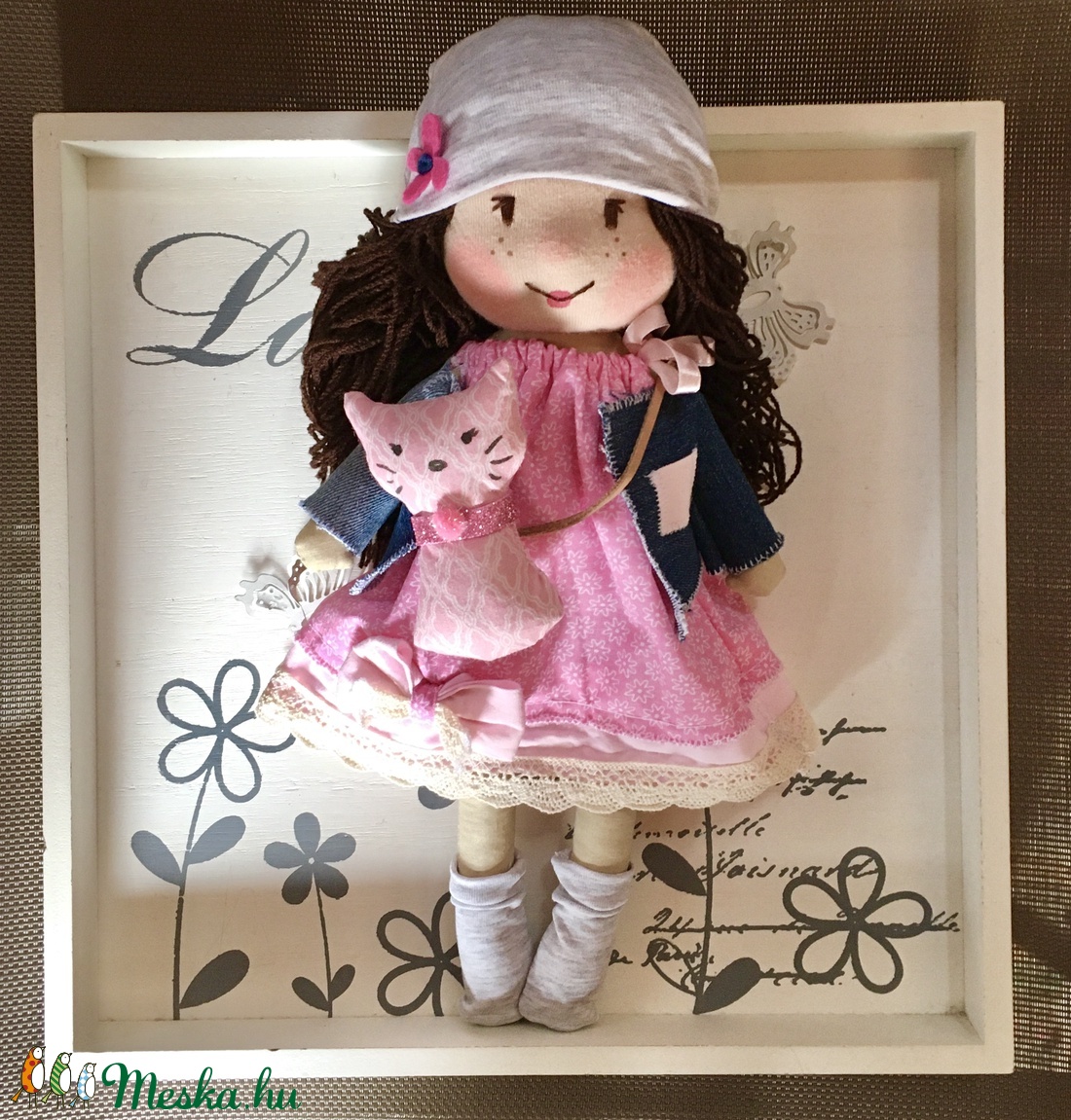 Barna hajú kislány cicájával - játék & sport - baba & babaház - öltöztethető baba - Meska.hu