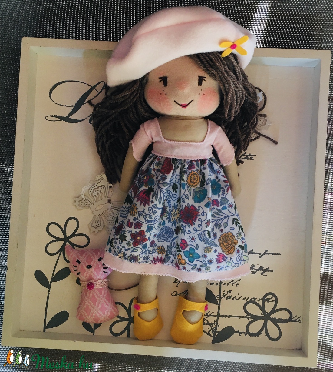 Barna hajú kislány cicával - játék & sport - baba & babaház - öltöztethető baba - Meska.hu