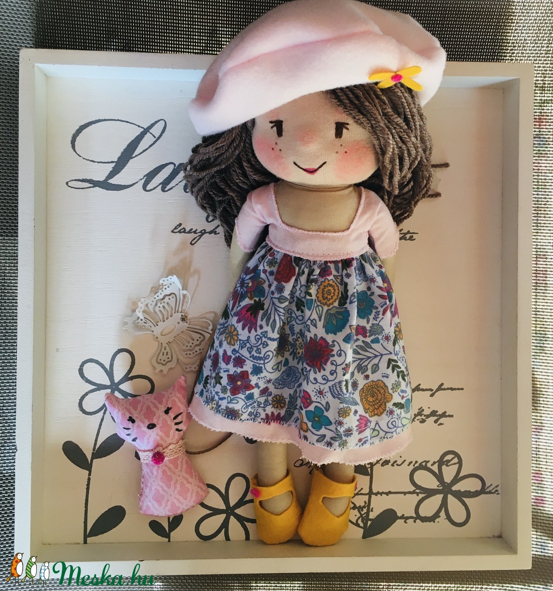 Barna hajú kislány cicával - játék & sport - baba & babaház - öltöztethető baba - Meska.hu