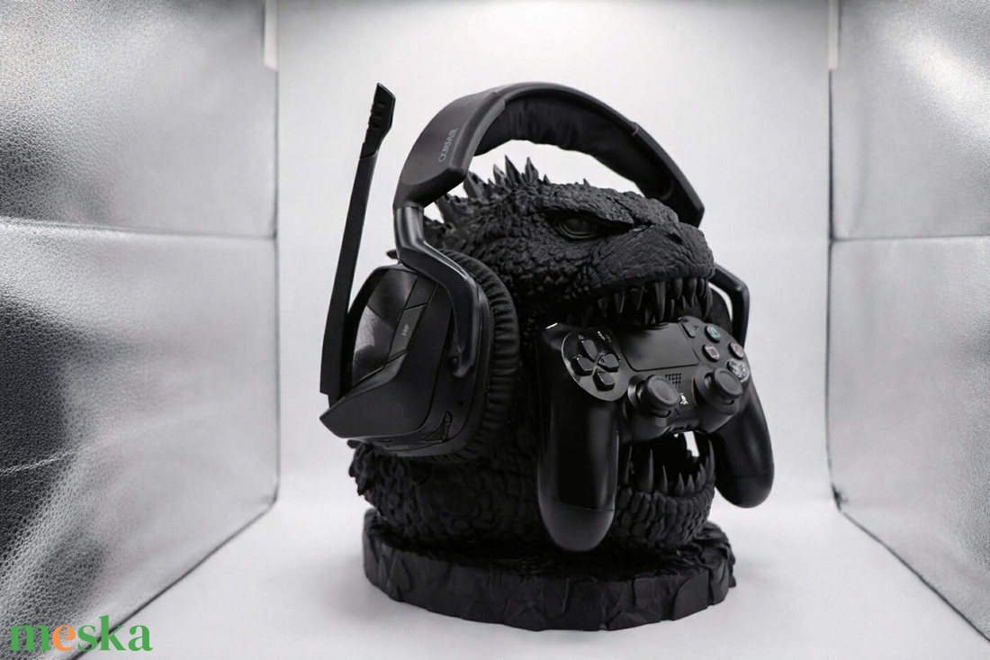 Godzilla fejhallgató és joystick tartó - otthon & életmód - dekoráció - dekoratív figurák és szobrok - Meska.hu
