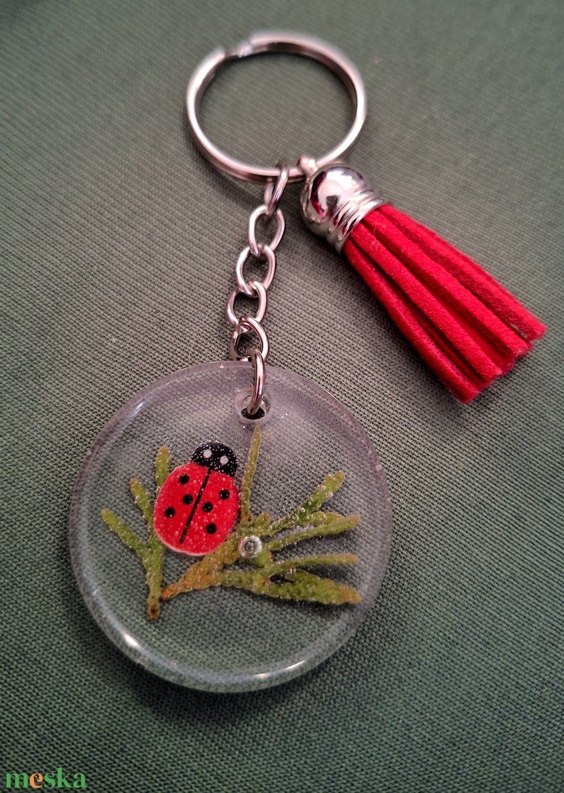 Katicás kulcstartó műgyantából  - táska & tok - kulcstartó & táskadísz - kulcstartó - Meska.hu