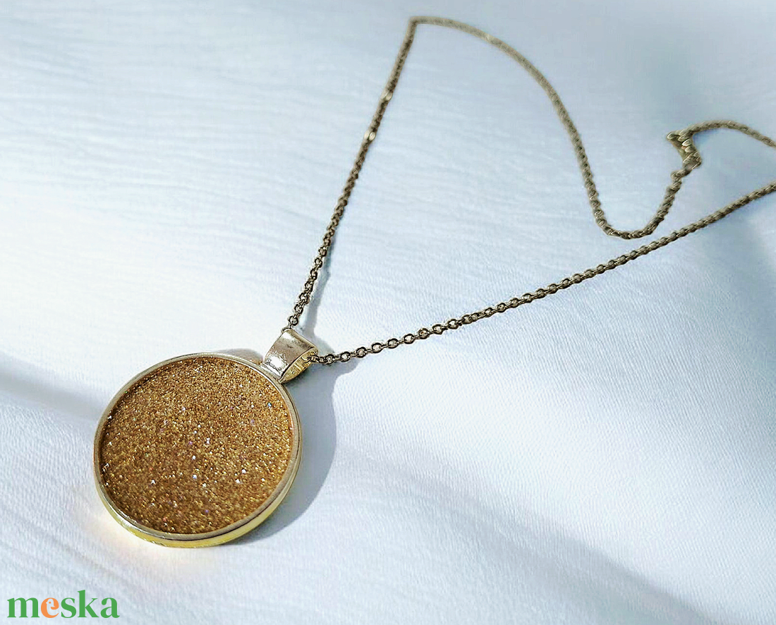 Csillogós arany nyaklánc  - ékszer - nyaklánc - medálos nyaklánc - Meska.hu
