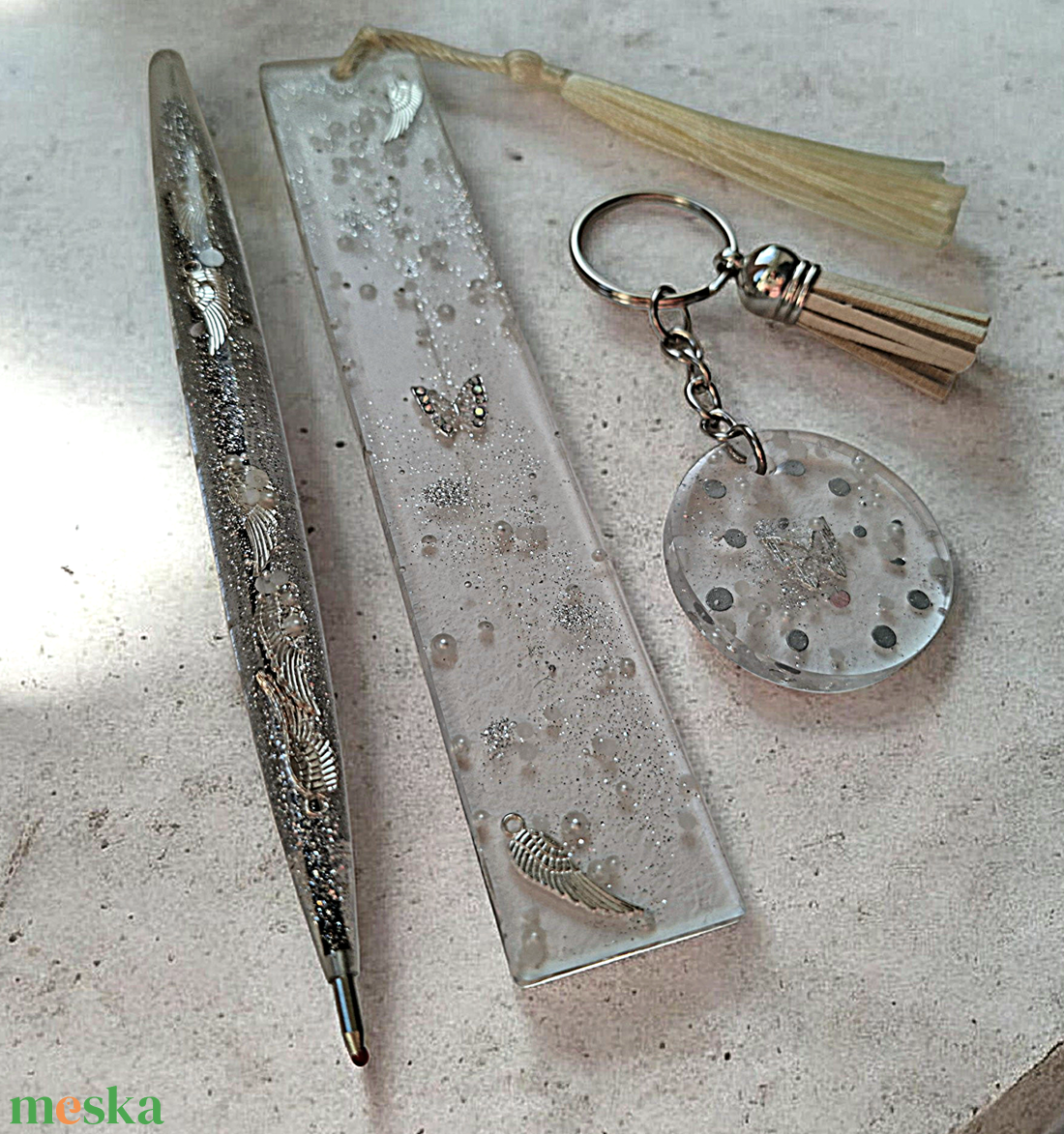 Angyalszárnyas toll, kulcstartó és könyvjelző szett  - könyv & zene - könyvjelző - Meska.hu