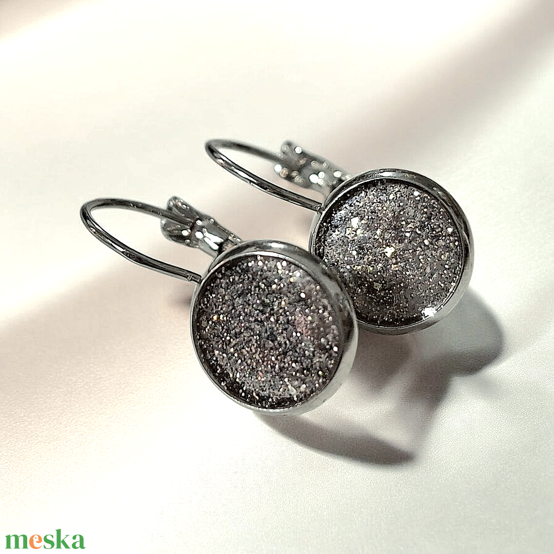 Ezüst csillogós fülbevaló klipsz - esküvő - ékszer - fülbevaló - Meska.hu
