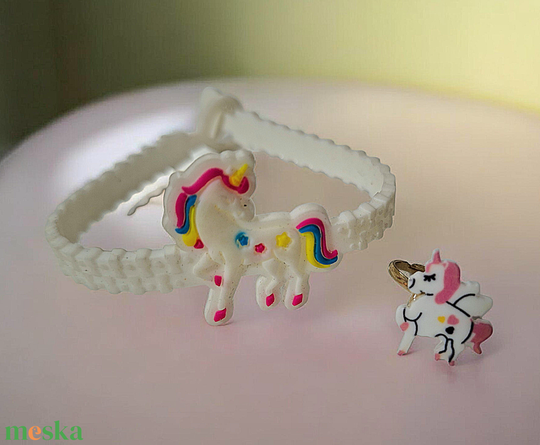 Unikornis karkötő és gyűrű gumi - ékszer - ékszerszett - Meska.hu
