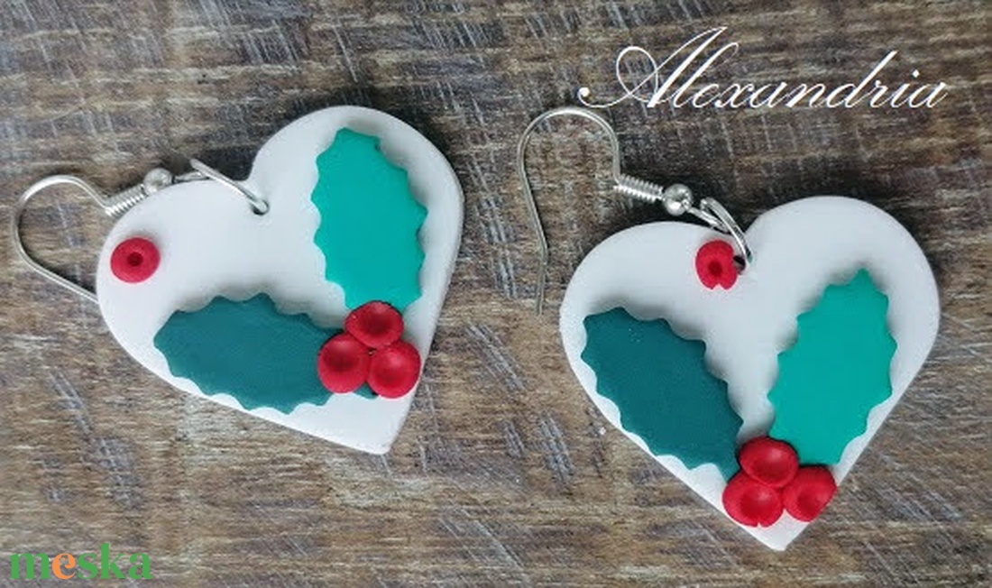 Szív formájú magyalos fülbevaló - ékszer - fülbevaló - lógó fülbevaló - Meska.hu