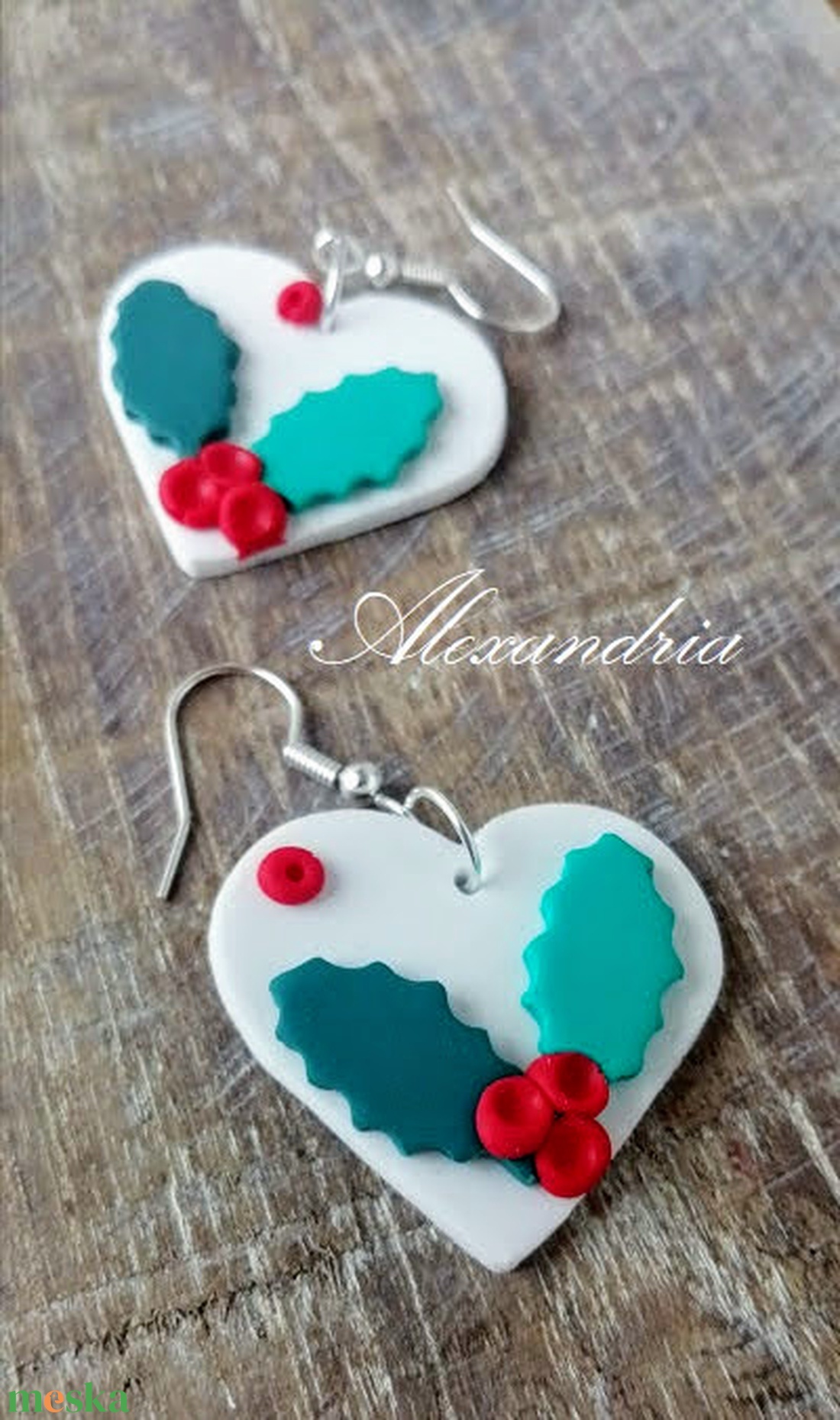 Szív formájú magyalos fülbevaló - ékszer - fülbevaló - lógó fülbevaló - Meska.hu