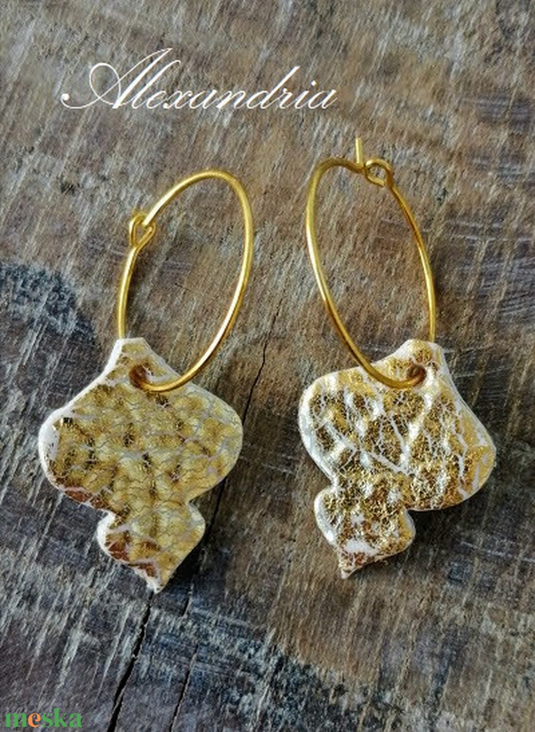 Aranyosan csillogó fülbevaló - ékszer - fülbevaló - karika fülbevaló - Meska.hu