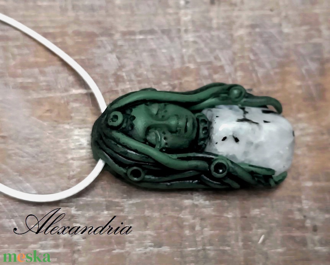 Szivárványos holdkő holisztikus nyaklánc - ékszer - nyaklánc - cameo nyaklánc - Meska.hu